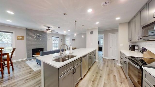 2527 Mount Salem Road, Pfafftown, NC 27040