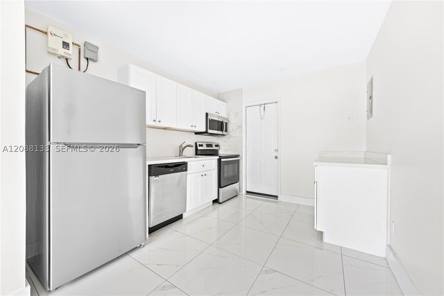 612 NW 10th Ter B, Fort Lauderdale, FL 33311