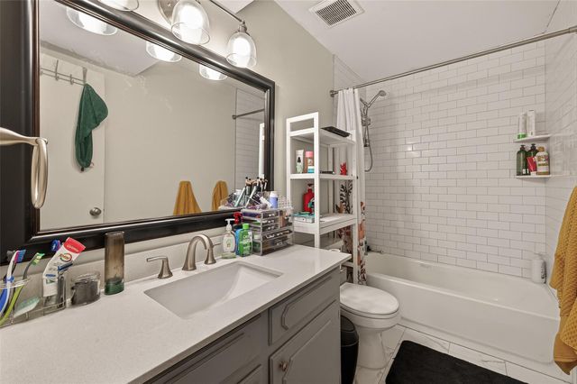 5235 Arboles Drive 9, Houston, TX 77035