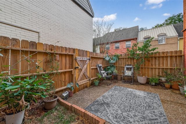 5235 Arboles Drive 9, Houston, TX 77035