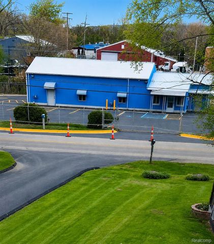 20401 Gudith Road, Brownstown, MI 48183
