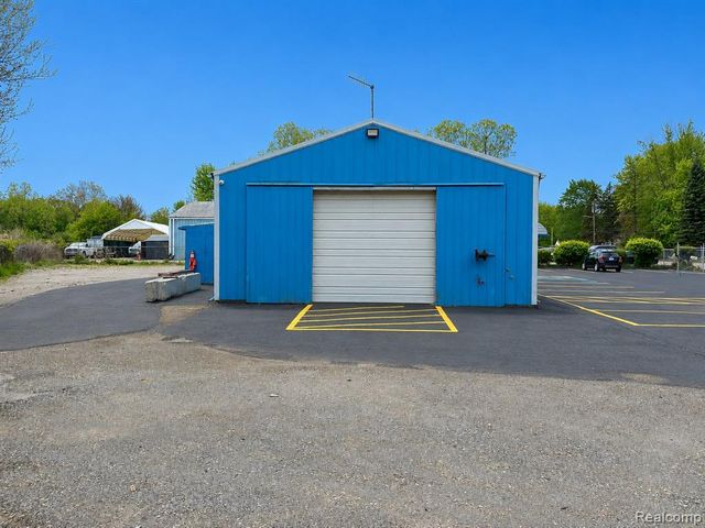 20401 Gudith Road, Brownstown, MI 48183