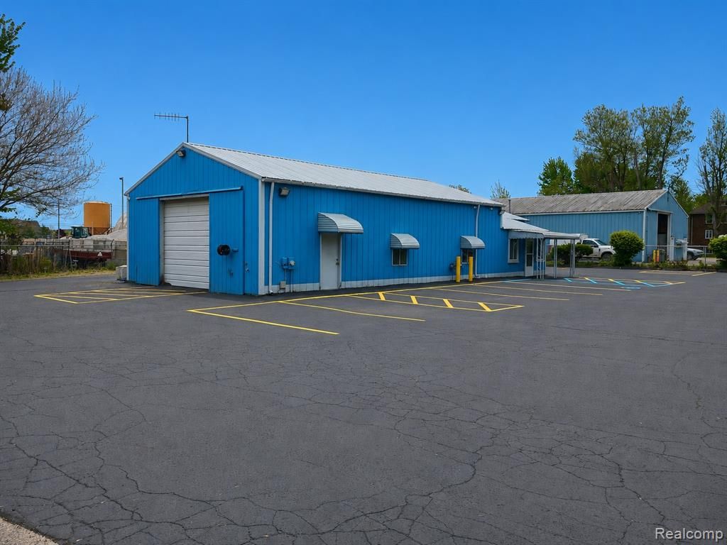 20401 Gudith Road, Brownstown, MI 48183
