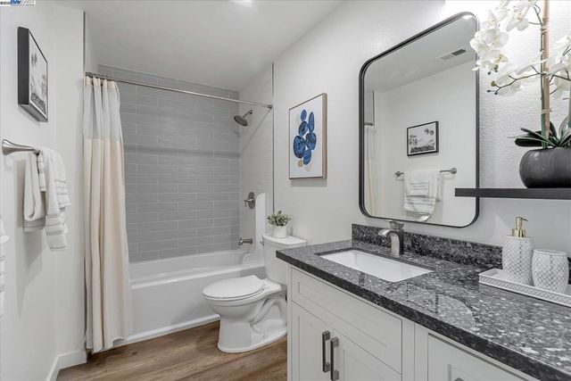 67 Silcreek, San Jose, CA 95116