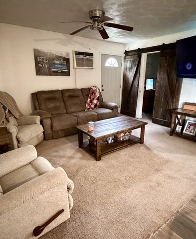 420 Calvert Ridge Rd, Westmoreland, TN 37186