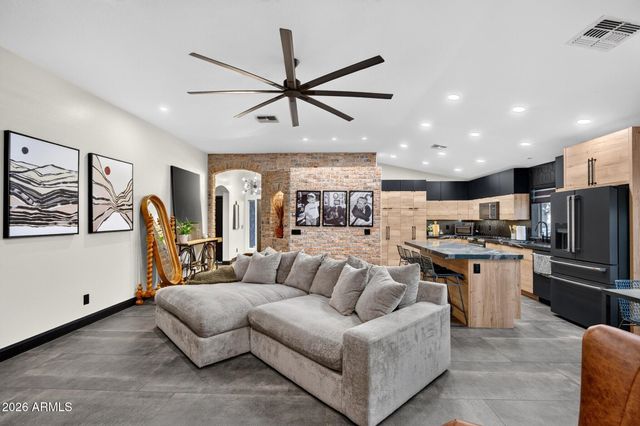 1921 E SIESTA Lane, Phoenix, AZ 85024