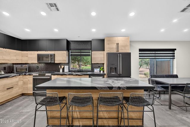 1921 E SIESTA Lane, Phoenix, AZ 85024