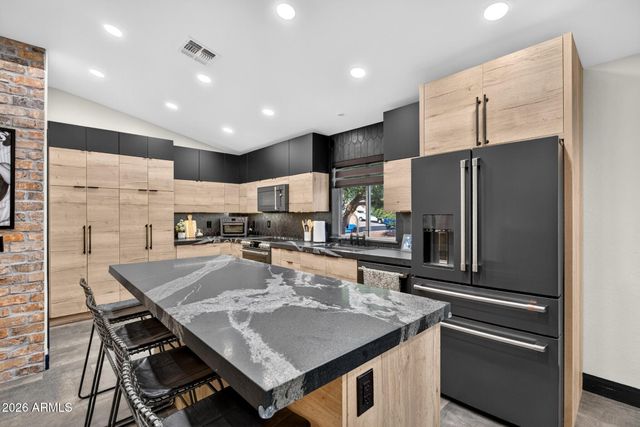 1921 E SIESTA Lane, Phoenix, AZ 85024