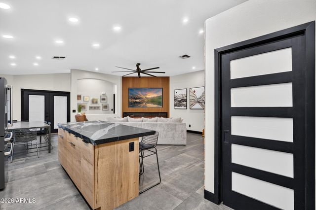 1921 E SIESTA Lane, Phoenix, AZ 85024