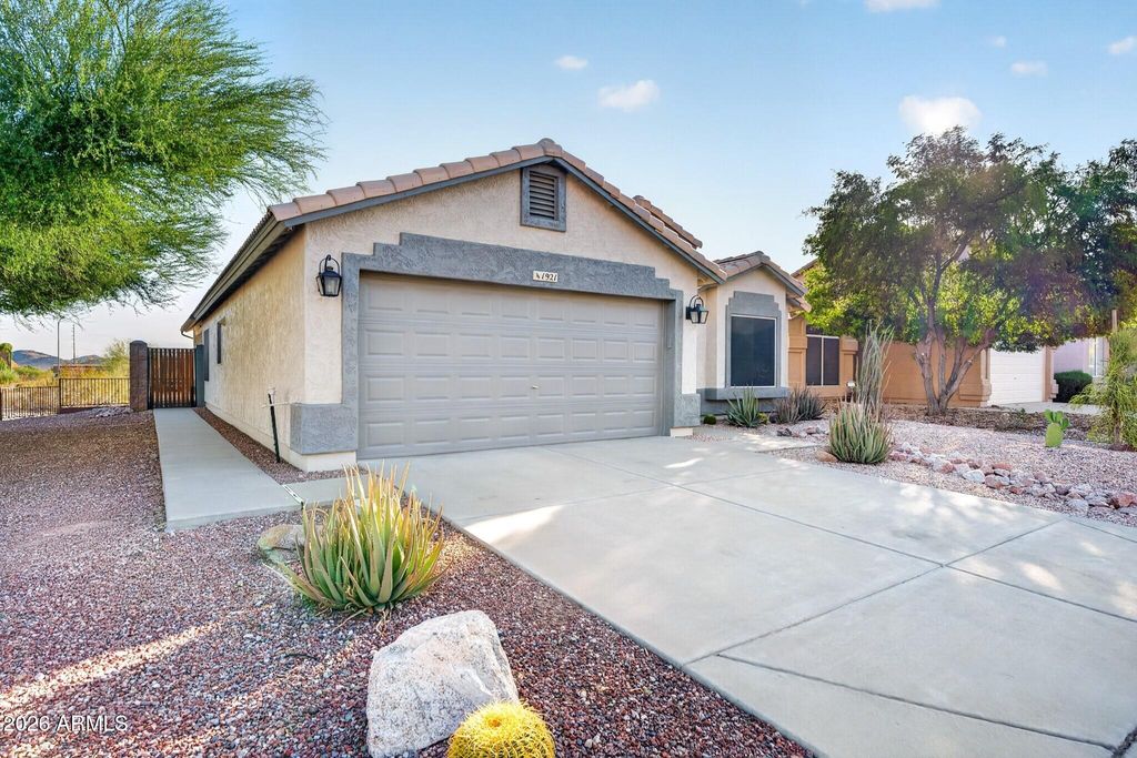 1921 E SIESTA Lane, Phoenix, AZ 85024