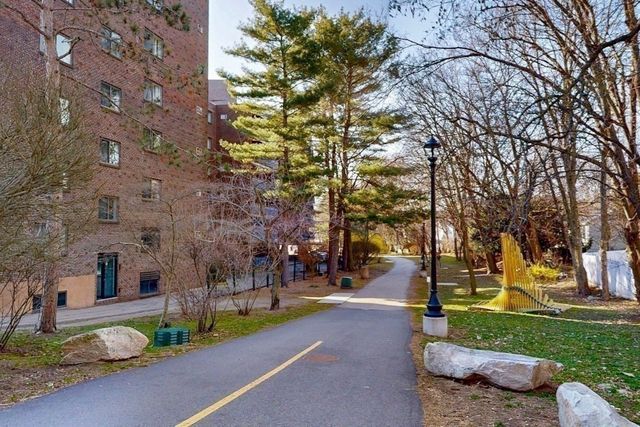 32 Whites Ave D22, Watertown, MA 02472