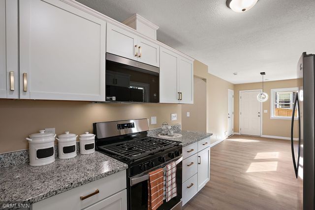 7961 59th Avenue N, New Hope, MN 55428