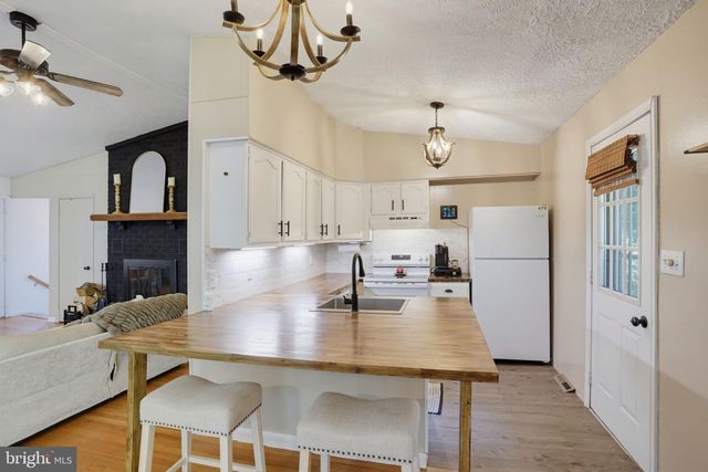 16 KENT AVE, Earleville, MD 21919