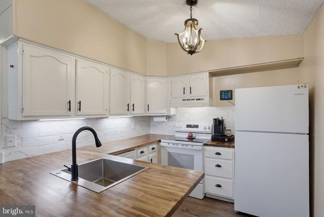 16 KENT AVE, Earleville, MD 21919
