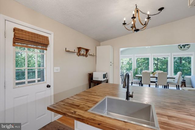 16 KENT AVE, Earleville, MD 21919