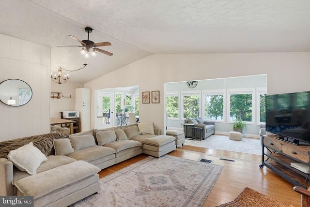 16 KENT AVE, Earleville, MD 21919