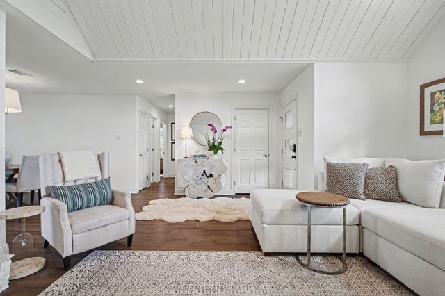 445 Crescent Drive, Pottsboro, TX 75076