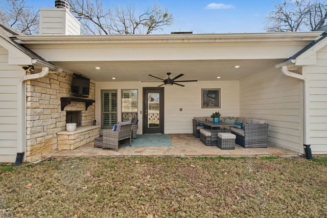 445 Crescent Drive, Pottsboro, TX 75076