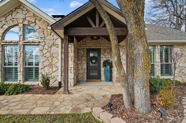 445 Crescent Drive, Pottsboro, TX 75076