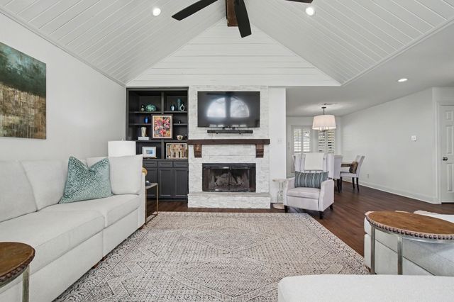 445 Crescent Drive, Pottsboro, TX 75076