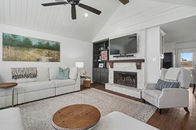 445 Crescent Drive, Pottsboro, TX 75076