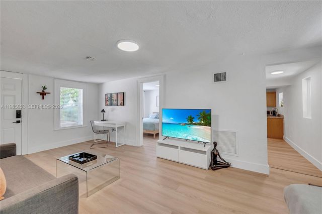 1337 SW 15th St, Miami, FL 33145