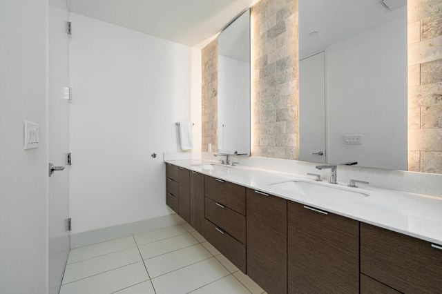 301 West Ave 3806, Austin, TX 78701