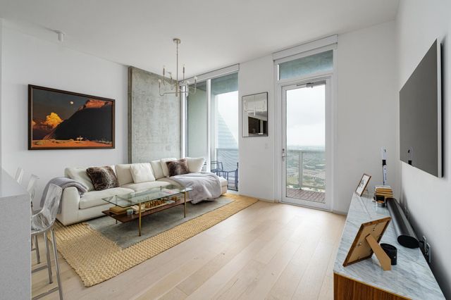 301 West Ave 3806, Austin, TX 78701