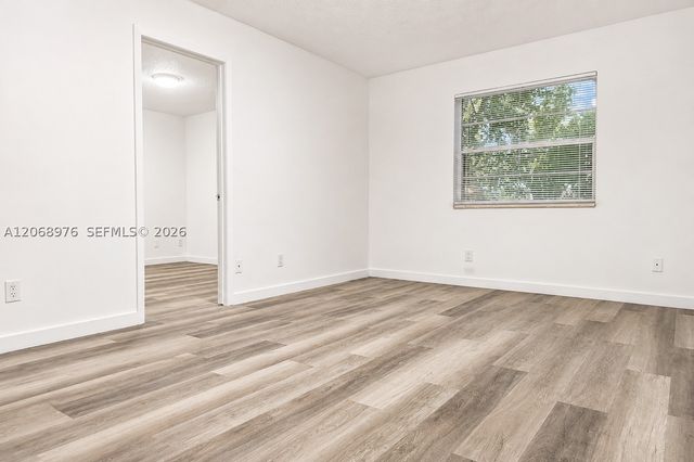 411 SE 10th St 4, Hallandale Beach, FL 33009