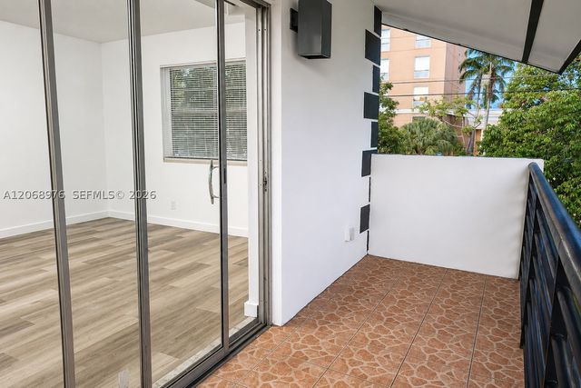 411 SE 10th St 4, Hallandale Beach, FL 33009