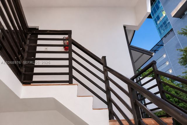 411 SE 10th St 4, Hallandale Beach, FL 33009