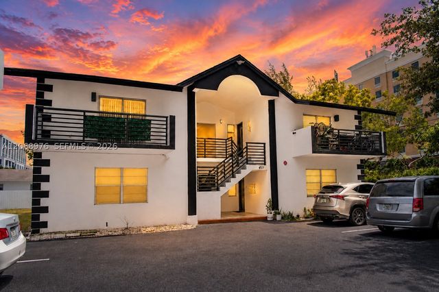 411 SE 10th St 4, Hallandale Beach, FL 33009