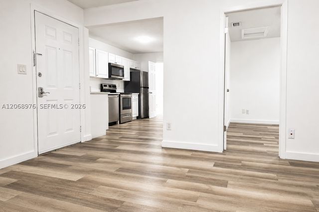 411 SE 10th St 4, Hallandale Beach, FL 33009