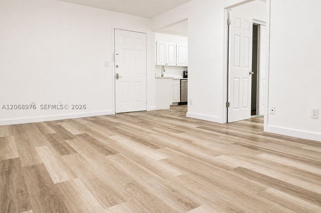 411 SE 10th St 4, Hallandale Beach, FL 33009