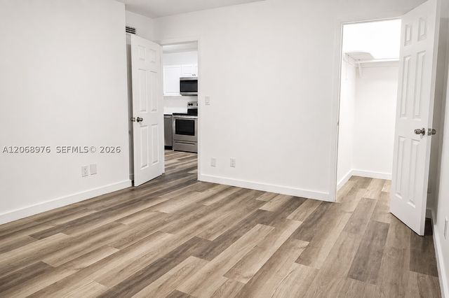 411 SE 10th St 4, Hallandale Beach, FL 33009