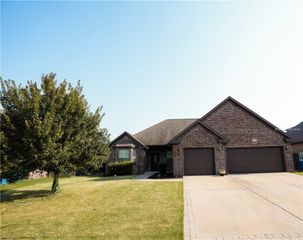 2501 SW Tupelo Avenue, Bentonville, AR 72713