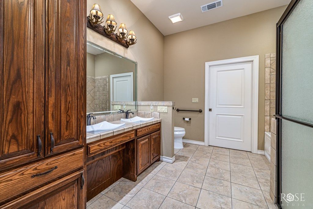 Image 17 of property listing at 5533 Club Park Way, San Angelo, TX 76904