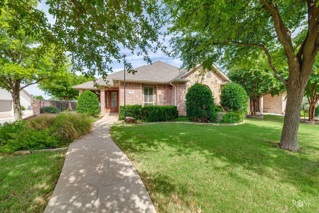 Image 31 of property listing at 5533 Club Park Way, San Angelo, TX 76904