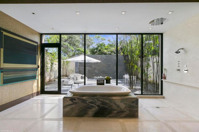 118 Bears Club Drive, Jupiter, FL 33477