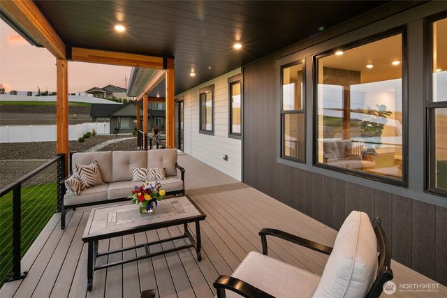 838 Autumn Crest Drive, Wenatchee, WA 98801