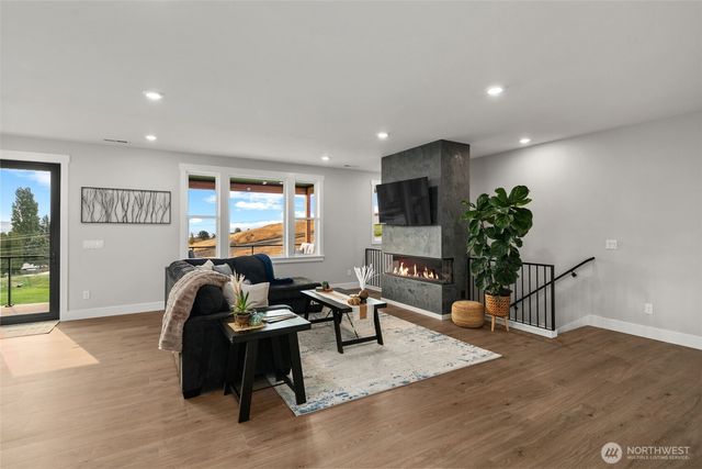 838 Autumn Crest Drive, Wenatchee, WA 98801