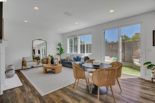 737 Katydid Ct, Martinez, CA 94553