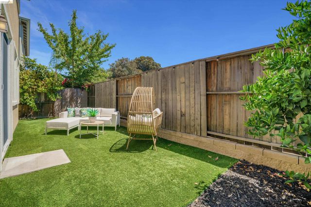737 Katydid Ct, Martinez, CA 94553