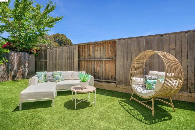737 Katydid Ct, Martinez, CA 94553