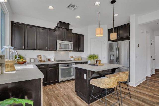 737 Katydid Ct, Martinez, CA 94553