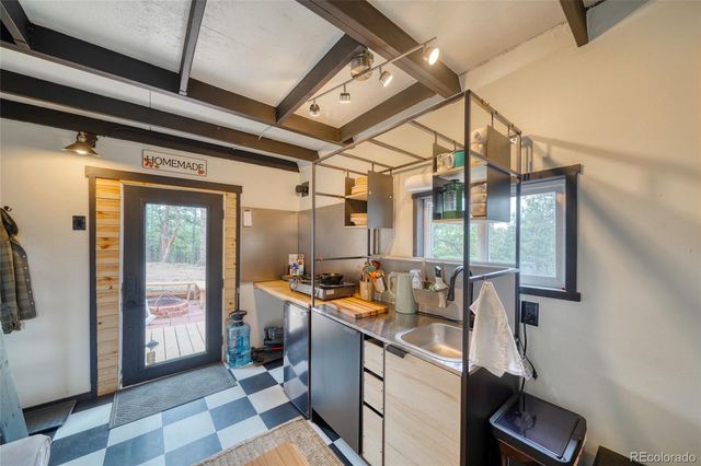 2927 Pathfinder Road, Florissant, CO 80816