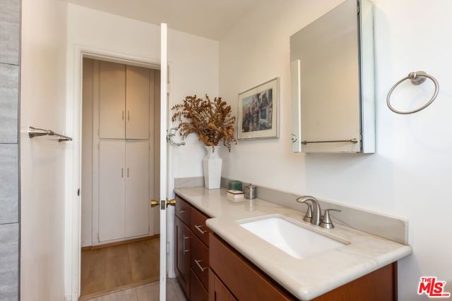 5283 Thornburn Street, Los Angeles, CA 90045