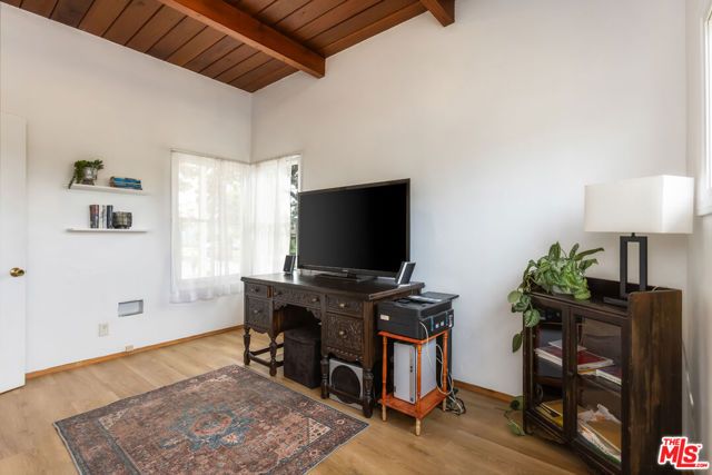 5283 Thornburn Street, Los Angeles, CA 90045