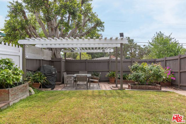 5283 Thornburn Street, Los Angeles, CA 90045