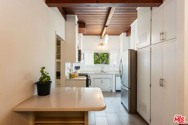 5283 Thornburn Street, Los Angeles, CA 90045